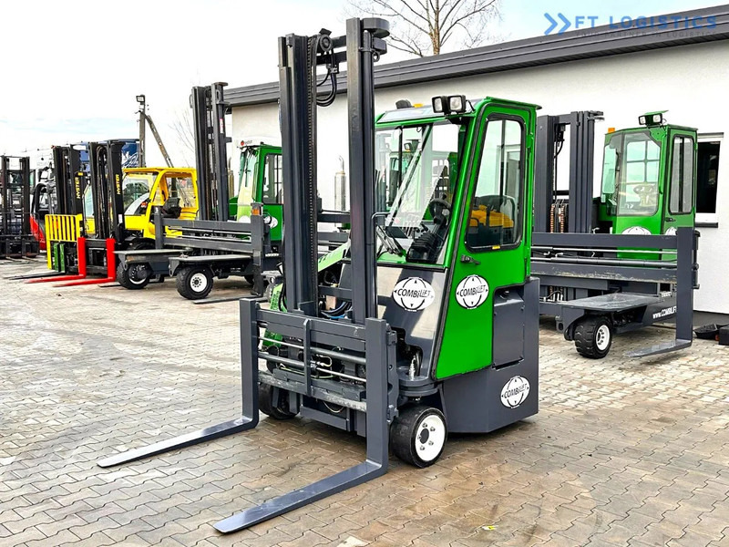 Combilift Combilift C3000CB - DUPLEX 4000mm - Year 2015 - / CABIN - HEATING / ONLY 6546 MTH / EXCELLENT CONDITION / LIKE NEW! Combilift C3 - Šakinis krautuvas su privažiavimu iš keturių pusių: foto 1 Combilift Combilift C3000CB - DUPLEX 4000mm - Year 2015 - / CABIN - HEATING / ONLY 6546 MTH / EXCELLENT CONDITION / LIKE NEW! Combilift C3 - Šakinis krautuvas su privažiavimu iš keturių pusių: foto 1