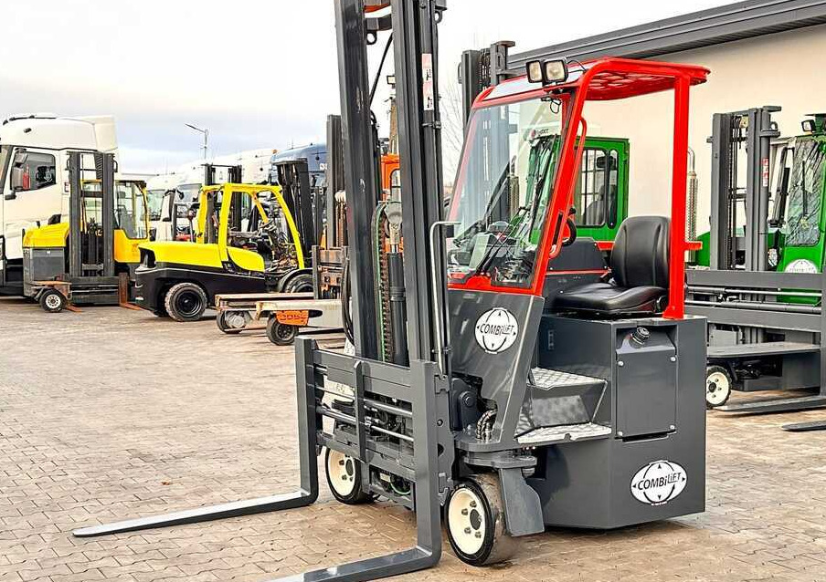 Combilift Combilift C3000CB - Duplex 4000mm - Year 2016 / ONLY 2,161 MTH / PERFECT CONDITION / LIKE NEW! - Šakinis krautuvas su privažiavimu iš keturių pusių: foto 1 Combilift Combilift C3000CB - Duplex 4000mm - Year 2016 / ONLY 2,161 MTH / PERFECT CONDITION / LIKE NEW! - Šakinis krautuvas su privažiavimu iš keturių pusių: foto 1
