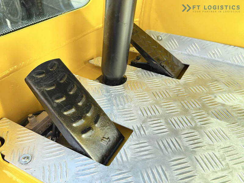 Šakinis krautuvas su privažiavimu iš keturių pusių Combilift Combilift C5000 / DIESEL / TRIPLEX 6000MM / FREE LIFT / FORK POSITIONER / BUILT-IN SCALE / HEATING / FULL CABIN / PERFECT CONDIT: foto 15 Šakinis krautuvas su privažiavimu iš keturių pusių Combilift Combilift C5000 / DIESEL / TRIPLEX 6000MM / FREE LIFT / FORK POSITIONER / BUILT-IN SCALE / HEATING / FULL CABIN / PERFECT CONDIT: foto 15