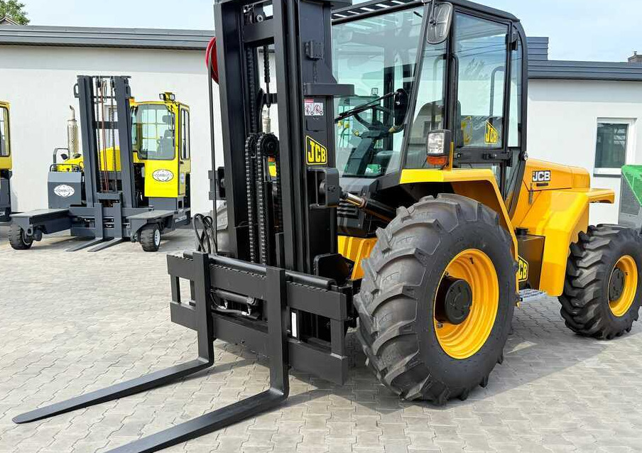 JCB 940 / DIESEL / TRIPLEX 4500MM / FORK POSITIONER / FORK SIDESHIFT / 4T / NEW TYRES / LIKE NEW - Krautuvas-visureigis: foto 1 JCB 940 / DIESEL / TRIPLEX 4500MM / FORK POSITIONER / FORK SIDESHIFT / 4T / NEW TYRES / LIKE NEW - Krautuvas-visureigis: foto 1