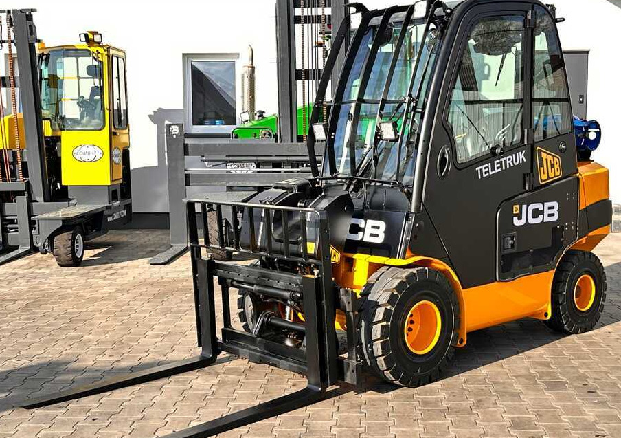 JCB TLT30G / GAS / 4100MM / FULL CABIN / FORK POSITIONER / LIKE NEW - Teleskopinis krautuvas: foto 2 JCB TLT30G / GAS / 4100MM / FULL CABIN / FORK POSITIONER / LIKE NEW - Teleskopinis krautuvas: foto 2