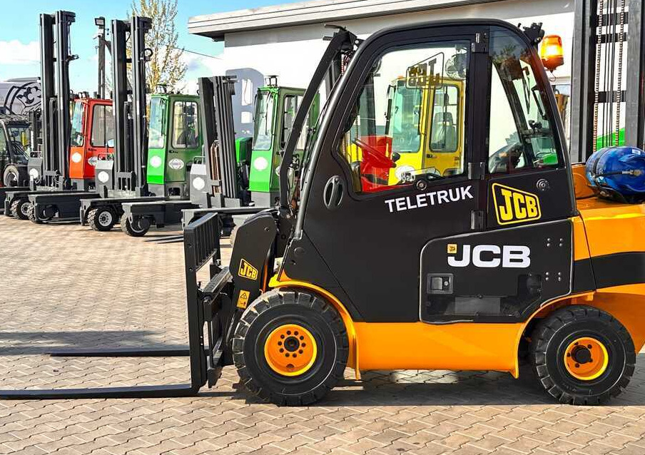 JCB TLT30G / GAS / 4100MM / FULL CABIN / FORK POSITIONER / LIKE NEW - Teleskopinis krautuvas: foto 4 JCB TLT30G / GAS / 4100MM / FULL CABIN / FORK POSITIONER / LIKE NEW - Teleskopinis krautuvas: foto 4