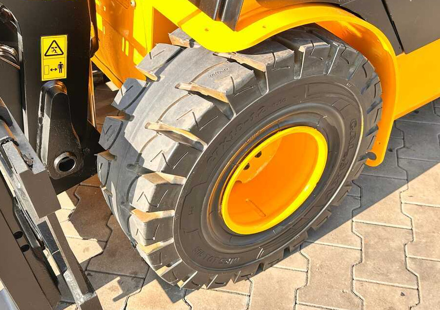 JCB TLT30G / GAS / 4100MM / FULL CABIN / FORK POSITIONER / LIKE NEW - Teleskopinis krautuvas: foto 5 JCB TLT30G / GAS / 4100MM / FULL CABIN / FORK POSITIONER / LIKE NEW - Teleskopinis krautuvas: foto 5