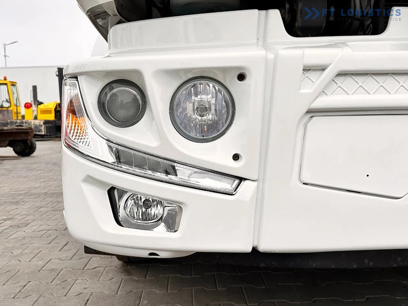 Renault Midlum 250 Renault D 250 / AUTOMATIC / 4X2 / 18 PALLETS / TAIL LIFT / SIDE BOARDS / curtainsider truck - Tentinis sunkvežimis: foto 4 Renault Midlum 250 Renault D 250 / AUTOMATIC / 4X2 / 18 PALLETS / TAIL LIFT / SIDE BOARDS / curtainsider truck - Tentinis sunkvežimis: foto 4