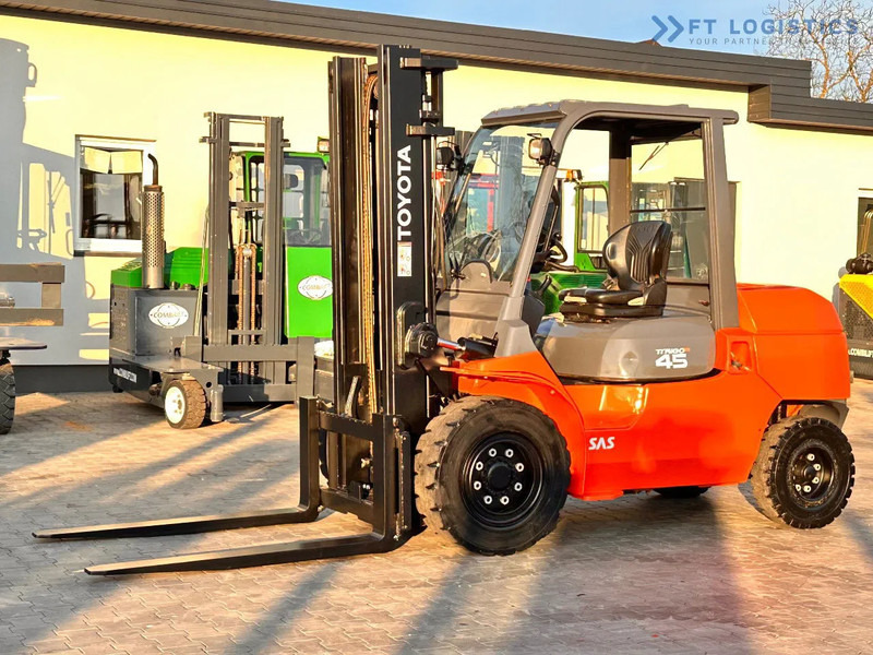 Toyota 42-4FD40 / DIESEL / 4500KG / DUPLEX / FORKS 1400MM / WELL-MAINTAINED 42-4FD40 / DIESEL / 4500KG / DUPLEX / FORKS 1400MM / WELL-M - Dyzelinis krautuvas: foto 3 Toyota 42-4FD40 / DIESEL / 4500KG / DUPLEX / FORKS 1400MM / WELL-MAINTAINED 42-4FD40 / DIESEL / 4500KG / DUPLEX / FORKS 1400MM / WELL-M - Dyzelinis krautuvas: foto 3