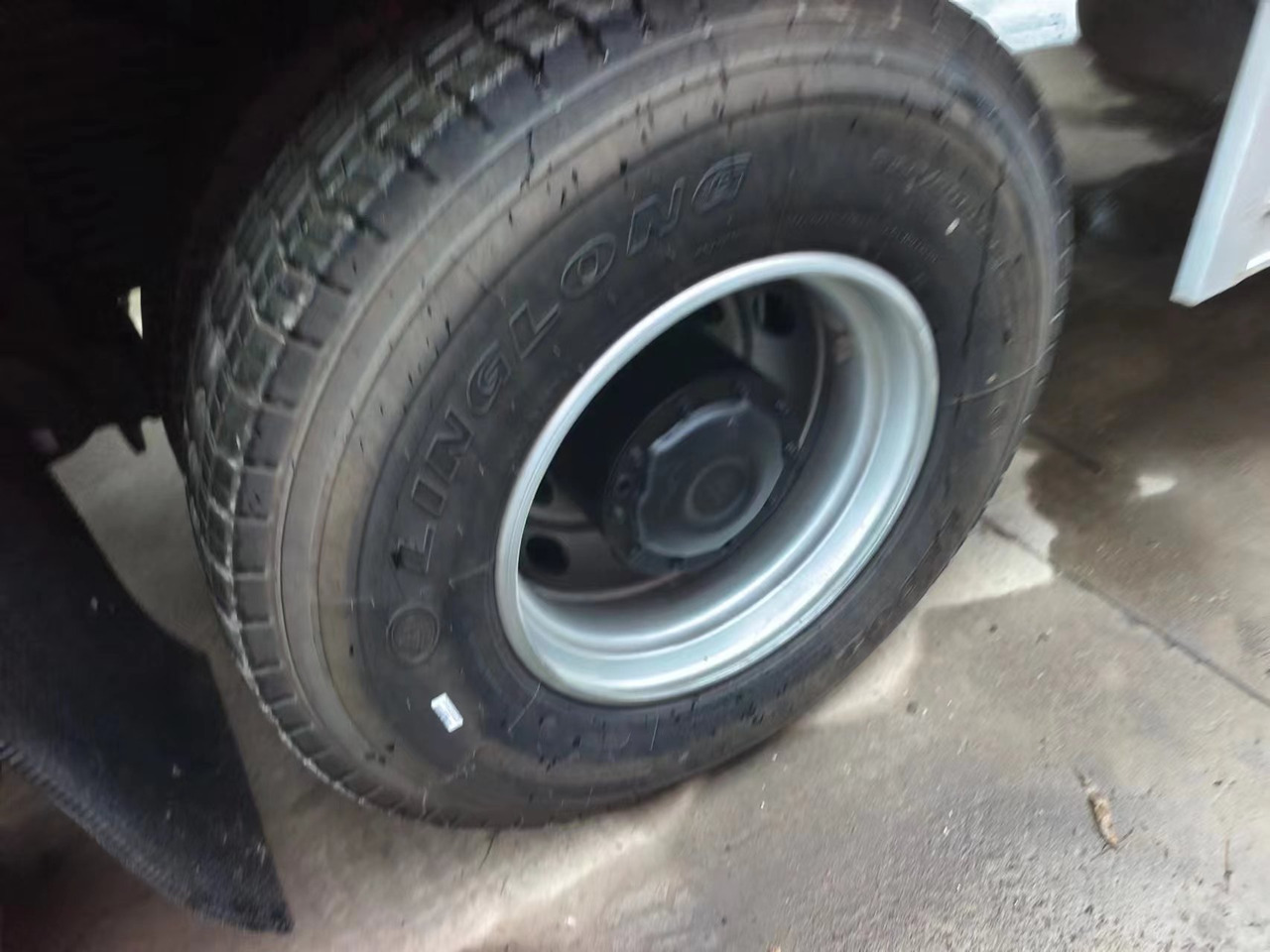 Auman Auman 6*4 dump truck - Savivartis sunkvežimis: foto 5 Auman Auman 6*4 dump truck - Savivartis sunkvežimis: foto 5