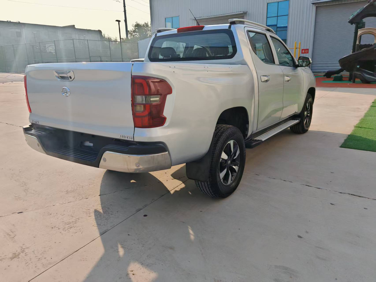 Changan - Pikapas, Komercinis automobilis su dviguba kabina: foto 4 Changan - Pikapas, Komercinis automobilis su dviguba kabina: foto 4