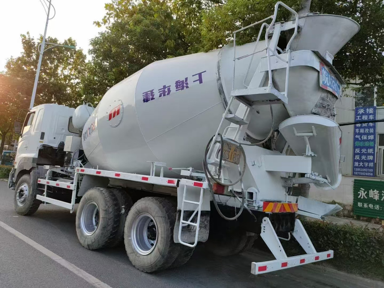 HINO 700  - Autocisterna: foto 5 HINO 700  - Autocisterna: foto 5