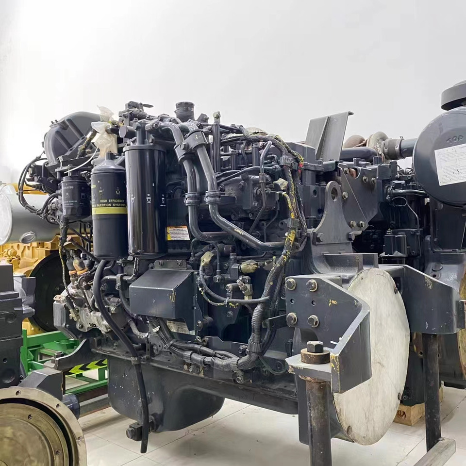 KOMATSU SAA6D125E-5 - Variklis - Ekskavatorius: foto 2 KOMATSU SAA6D125E-5 - Variklis - Ekskavatorius: foto 2