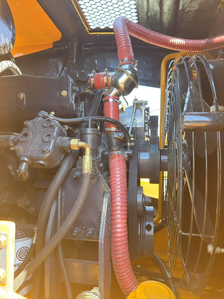 LIUGONG 856 - Ratinis krautuvas: foto 3 LIUGONG 856 - Ratinis krautuvas: foto 3