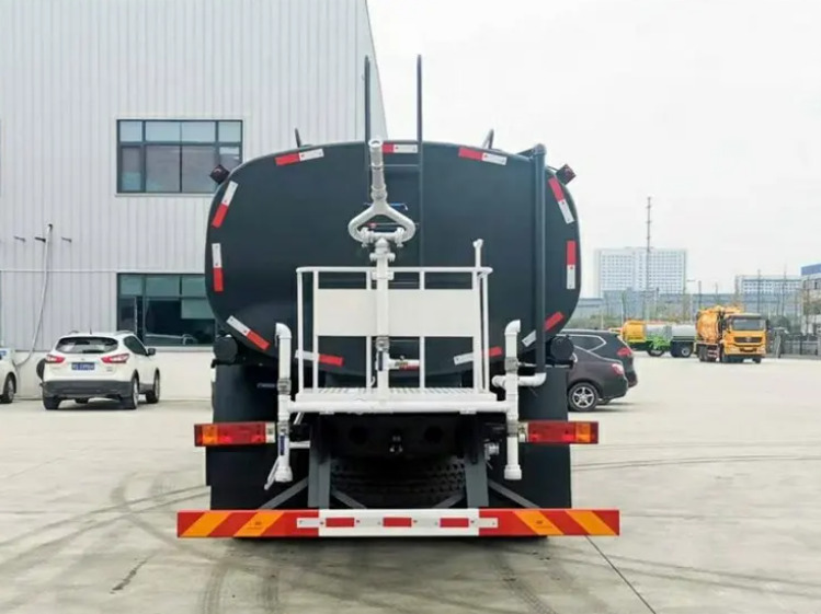 SHACMAN SHACMAN H3000 20 cubic meters tanker - Autocisterna: foto 5 SHACMAN SHACMAN H3000 20 cubic meters tanker - Autocisterna: foto 5