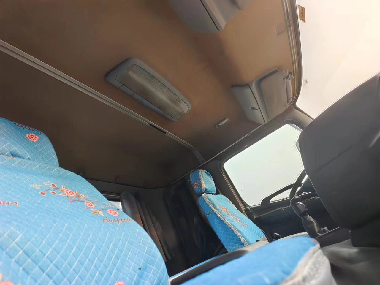 HINO HINO 700 - Vilkikas: foto 5 HINO HINO 700 - Vilkikas: foto 5