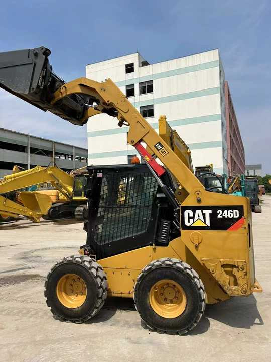 90% New Front Loader Tractor CAT 246D Skid Steer Loader / Used Cat 226B 246C 246d Mini Skid Steer Loader in Stock - Mini krautuvas: foto 5 90% New Front Loader Tractor CAT 246D Skid Steer Loader / Used Cat 226B 246C 246d Mini Skid Steer Loader in Stock - Mini krautuvas: foto 5