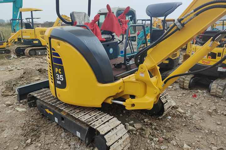 Best Quality Komatsu PC35-2 Used Mini Excavator Earth-moving Machinery in Good Condition - Vikšrinis ekskavatorius: foto 4 Best Quality Komatsu PC35-2 Used Mini Excavator Earth-moving Machinery in Good Condition - Vikšrinis ekskavatorius: foto 4