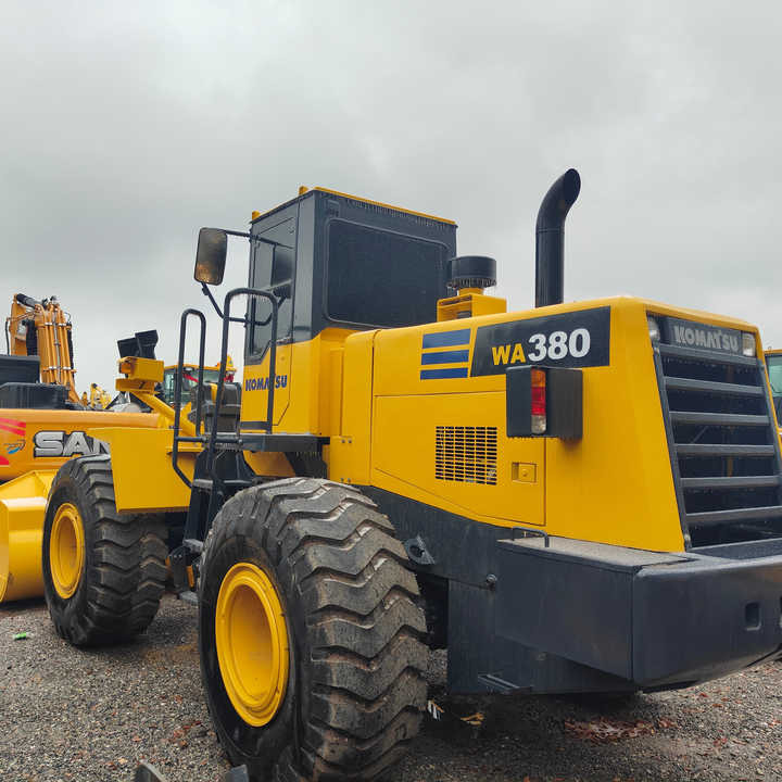 Certified Pre-Owned Komatsu WA380-3 | Heavy-Duty Loader for Mining/ Construction - Price Negotiable! - Ekskavatorius-krautuvas: foto 1 Certified Pre-Owned Komatsu WA380-3 | Heavy-Duty Loader for Mining/ Construction - Price Negotiable! - Ekskavatorius-krautuvas: foto 1