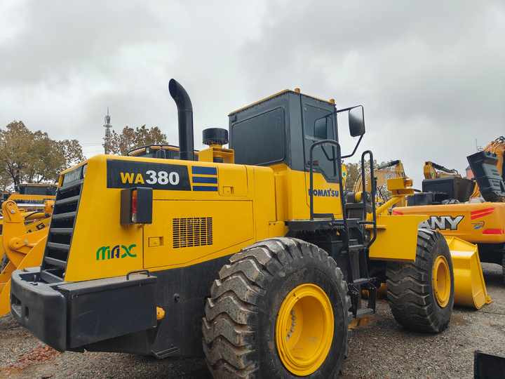 Certified Pre-Owned Komatsu WA380-3 | Heavy-Duty Loader for Mining/ Construction - Price Negotiable! - Ekskavatorius-krautuvas: foto 2 Certified Pre-Owned Komatsu WA380-3 | Heavy-Duty Loader for Mining/ Construction - Price Negotiable! - Ekskavatorius-krautuvas: foto 2