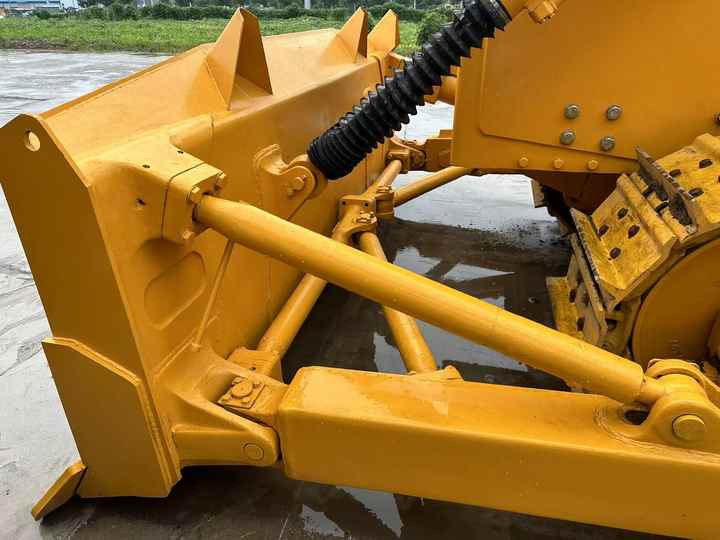 China Brand Bulldozer Shantui SD22 Used Bulldozer Low Price Bulldozer Market Machinery and Equipment for Sale - Buldozeris: foto 5 China Brand Bulldozer Shantui SD22 Used Bulldozer Low Price Bulldozer Market Machinery and Equipment for Sale - Buldozeris: foto 5