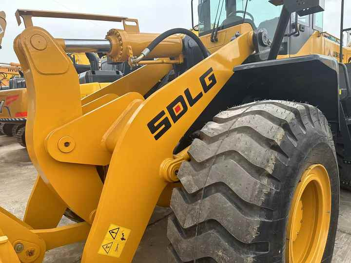 China Famous Brand SDLG Used SDLG 958L Wheel Loader Running Working Condition Low Price for Sale - Ratinis krautuvas: foto 2 China Famous Brand SDLG Used SDLG 958L Wheel Loader Running Working Condition Low Price for Sale - Ratinis krautuvas: foto 2