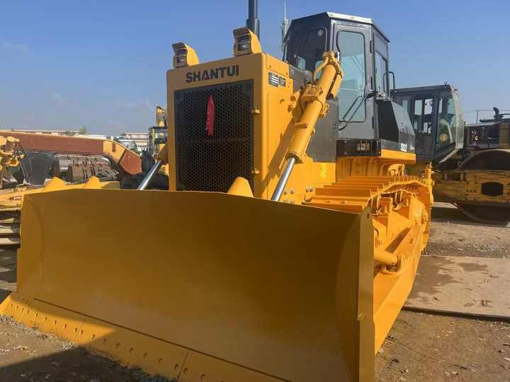 China Famous Brand Used Shantui SD22 Crawler Bulldozer Low Price Running Working Condition for Sale SD16/SD22/SD32 in Stock - Buldozeris: foto 5 China Famous Brand Used Shantui SD22 Crawler Bulldozer Low Price Running Working Condition for Sale SD16/SD22/SD32 in Stock - Buldozeris: foto 5