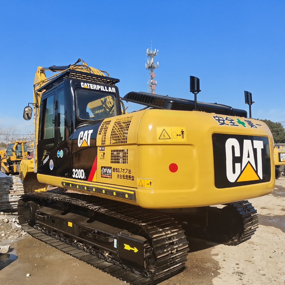 EXCAVATOR Used Cat Excavator Japan 20 Tons Digger Machinery Caterpillar CAT 320D for Sale Cat - Vikšrinis ekskavatorius: foto 4 EXCAVATOR Used Cat Excavator Japan 20 Tons Digger Machinery Caterpillar CAT 320D for Sale Cat - Vikšrinis ekskavatorius: foto 4