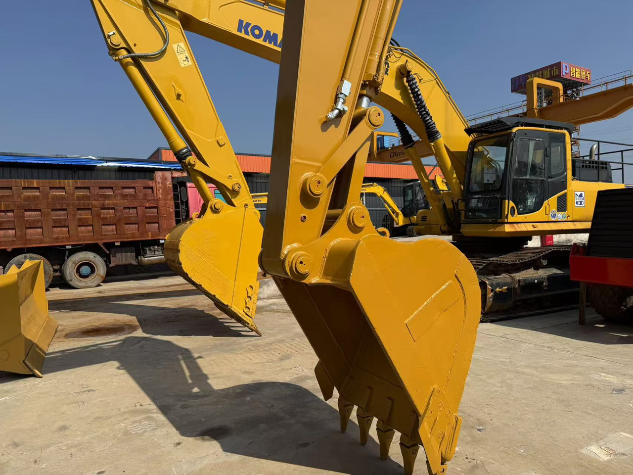 EXCAVATOR Used Caterpillar Excavator 320C Secondhand Cat320C 320CL Crawler Excavator for Sale - Vikšrinis ekskavatorius: foto 3 EXCAVATOR Used Caterpillar Excavator 320C Secondhand Cat320C 320CL Crawler Excavator for Sale - Vikšrinis ekskavatorius: foto 3