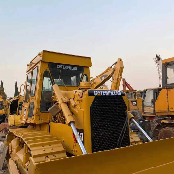 Good Condition D6D Mini Bulldozer New Crawler Bulldozer with Parts Price Bulldozers - Buldozeris: foto 1 Good Condition D6D Mini Bulldozer New Crawler Bulldozer with Parts Price Bulldozers - Buldozeris: foto 1