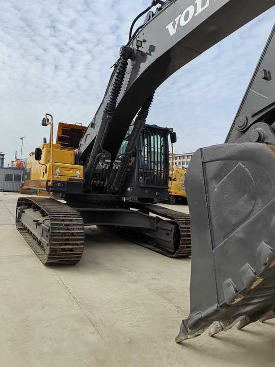 Good Condition VOLVO EC480DL Excavator Low Price Large Hydraulic Crawler Excavator volvo 480dl for Sale - Ekskavatorius: foto 4 Good Condition VOLVO EC480DL Excavator Low Price Large Hydraulic Crawler Excavator volvo 480dl for Sale - Ekskavatorius: foto 4