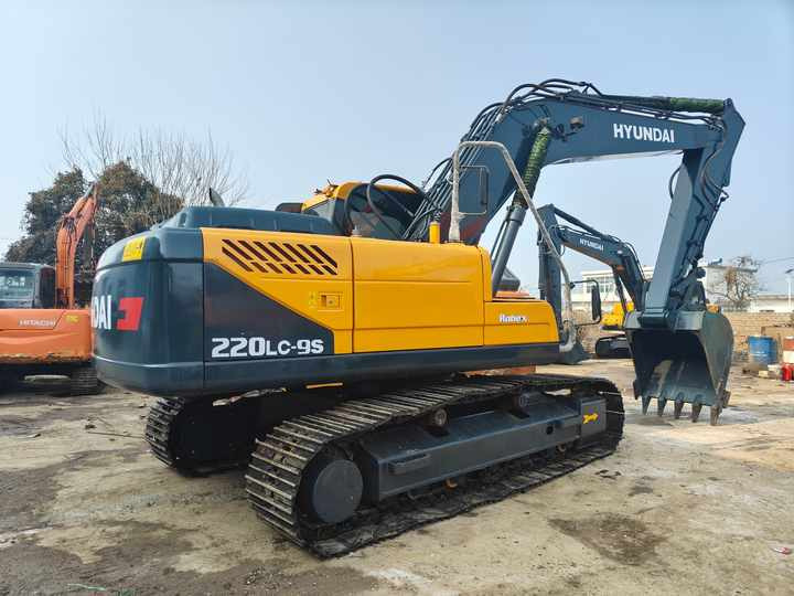 Hyundai 220LC-9S Used Excavator for Mining & Construction | Price Negotiable, Global Shipping - Vikšrinis ekskavatorius: foto 3 Hyundai 220LC-9S Used Excavator for Mining & Construction | Price Negotiable, Global Shipping - Vikšrinis ekskavatorius: foto 3