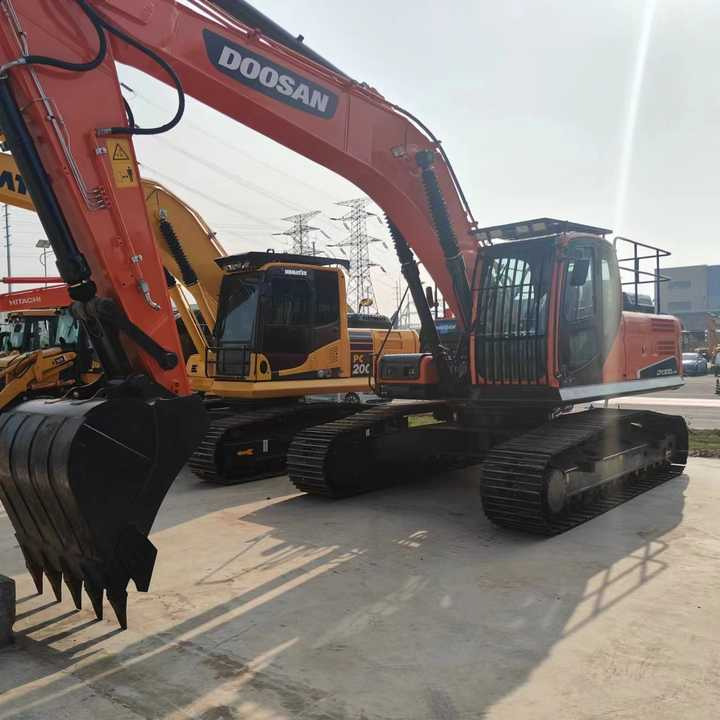 Korea Made Doosan Digger Dx300lc Doosan Used Machinery Excavator , Doosan Dx220 Dx300 Dx200 - Vikšrinis ekskavatorius: foto 2 Korea Made Doosan Digger Dx300lc Doosan Used Machinery Excavator , Doosan Dx220 Dx300 Dx200 - Vikšrinis ekskavatorius: foto 2
