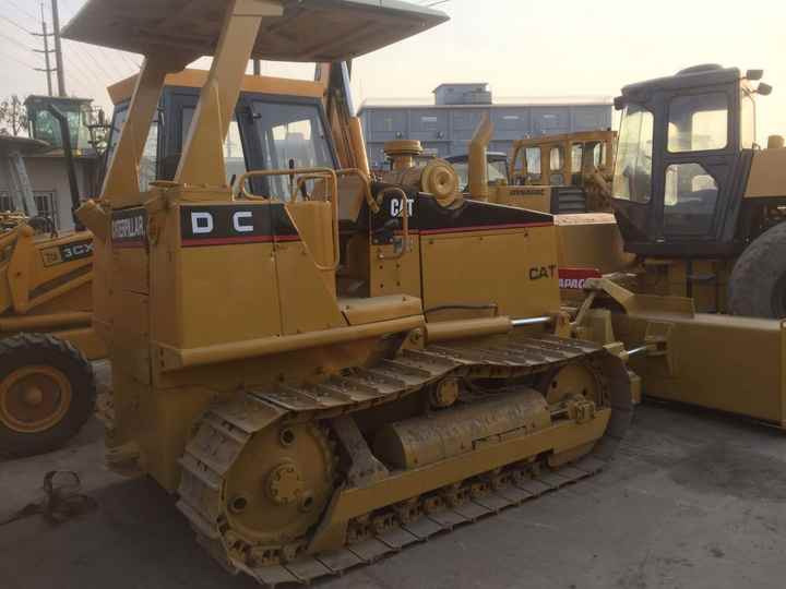 Mini CAT Bulldozer D3c D3 D3k D3m D4h D4m D4k D5h D5g D5k D5m Used Bulldozer with Ripper for Sale - Buldozeris: foto 5 Mini CAT Bulldozer D3c D3 D3k D3m D4h D4m D4k D5h D5g D5k D5m Used Bulldozer with Ripper for Sale - Buldozeris: foto 5