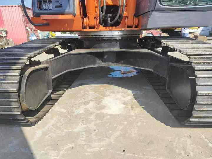 Original Japan Hitachi ZX200-5 Excavator Hitachi Excavator in Low Price for Hot Sale - Vikšrinis ekskavatorius: foto 5 Original Japan Hitachi ZX200-5 Excavator Hitachi Excavator in Low Price for Hot Sale - Vikšrinis ekskavatorius: foto 5