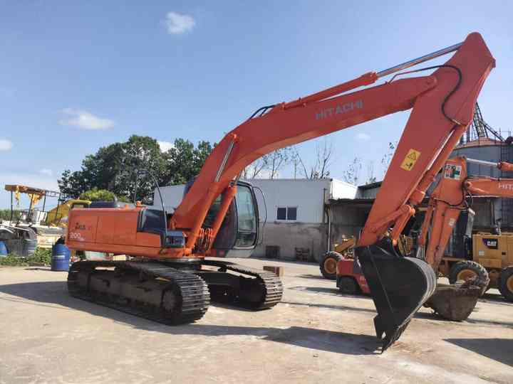 Original Japan Hitachi ZX200-5 Excavator Hitachi Excavator in Low Price for Hot Sale - Vikšrinis ekskavatorius: foto 4 Original Japan Hitachi ZX200-5 Excavator Hitachi Excavator in Low Price for Hot Sale - Vikšrinis ekskavatorius: foto 4