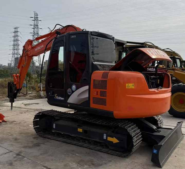 Original Japan Hitachi ZX60 Excavator Hitachi Excavator in Low Price for Hot Sale - Vikšrinis ekskavatorius: foto 3 Original Japan Hitachi ZX60 Excavator Hitachi Excavator in Low Price for Hot Sale - Vikšrinis ekskavatorius: foto 3