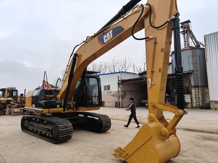 Second Hand Excavator 330D Used Low Price Caterpillar CAT 312D 315D 320D 325D in Good Condition - Vikšrinis ekskavatorius: foto 2 Second Hand Excavator 330D Used Low Price Caterpillar CAT 312D 315D 320D 325D in Good Condition - Vikšrinis ekskavatorius: foto 2