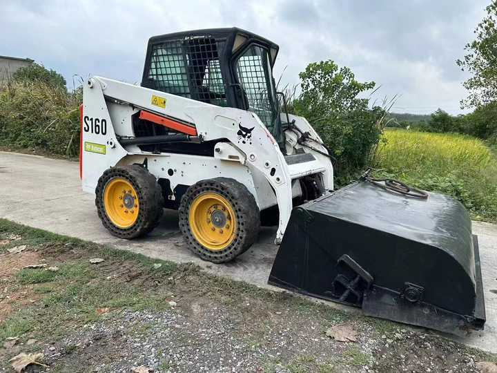 USED BOBCAT S160 Skid-steer Loader with Very Good Performance Is for Sale at a Low Price. - Mini krautuvas: foto 2 USED BOBCAT S160 Skid-steer Loader with Very Good Performance Is for Sale at a Low Price. - Mini krautuvas: foto 2