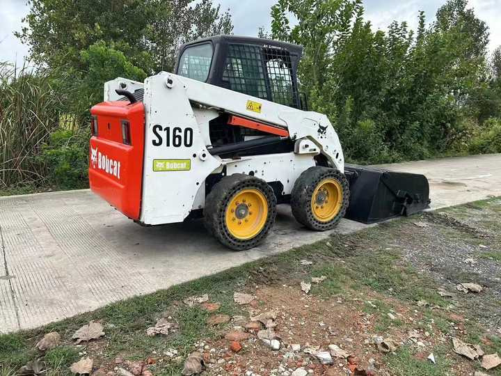 USED BOBCAT S160 Skid-steer Loader with Very Good Performance Is for Sale at a Low Price. - Mini krautuvas: foto 4 USED BOBCAT S160 Skid-steer Loader with Very Good Performance Is for Sale at a Low Price. - Mini krautuvas: foto 4