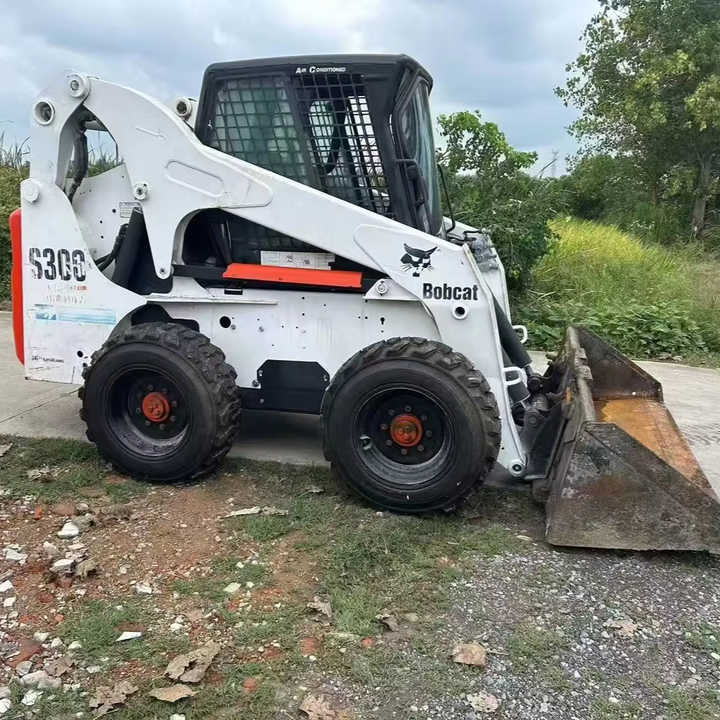 USED BOBCAT S300 Skid-steer Loader with Very Good Performance Is for Sale at a Low Price. S160/s185/s220/330 in Stock - Mini krautuvas: foto 1 USED BOBCAT S300 Skid-steer Loader with Very Good Performance Is for Sale at a Low Price. S160/s185/s220/330 in Stock - Mini krautuvas: foto 1