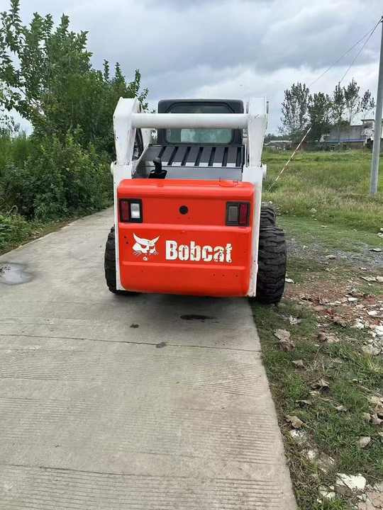 USED BOBCAT S300 Skid-steer Loader with Very Good Performance Is for Sale at a Low Price. S160/s185/s220/330 in Stock - Mini krautuvas: foto 3 USED BOBCAT S300 Skid-steer Loader with Very Good Performance Is for Sale at a Low Price. S160/s185/s220/330 in Stock - Mini krautuvas: foto 3