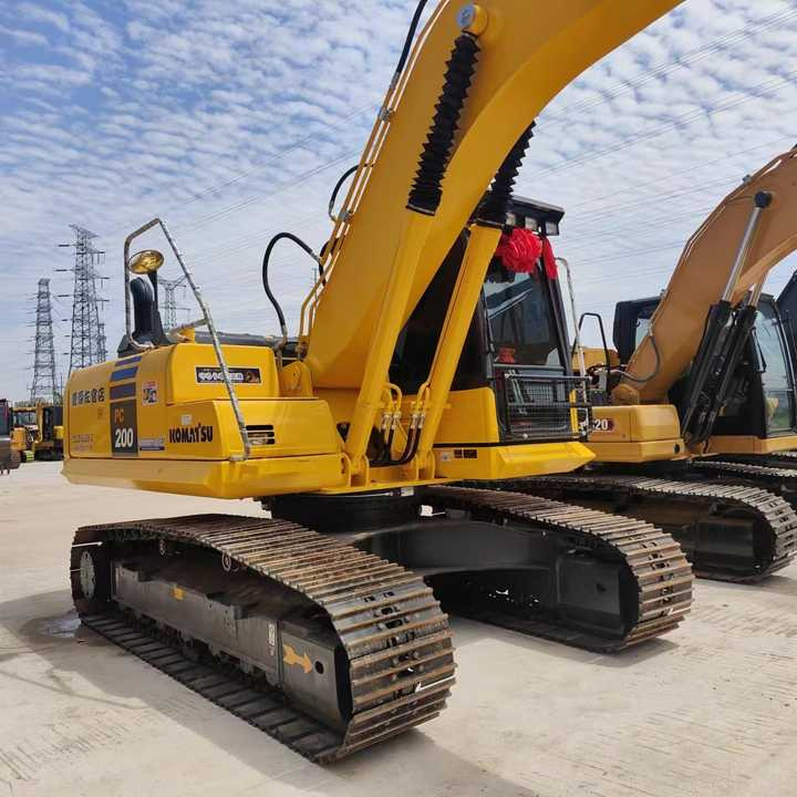 USED komatsu Pc200-8 Excavator with Good Condition for Sale - Ekskavatorius: foto 4 USED komatsu Pc200-8 Excavator with Good Condition for Sale - Ekskavatorius: foto 4