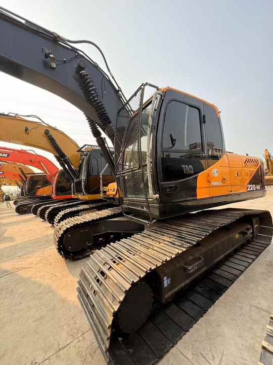 Used 22 Ton Korea Brand Hyundai 220LC-9S Used Excavator for Sale Hyundai 210 215 220 305 Excavators for Sale in China - Ekskavatorius: foto 3 Used 22 Ton Korea Brand Hyundai 220LC-9S Used Excavator for Sale Hyundai 210 215 220 305 Excavators for Sale in China - Ekskavatorius: foto 3