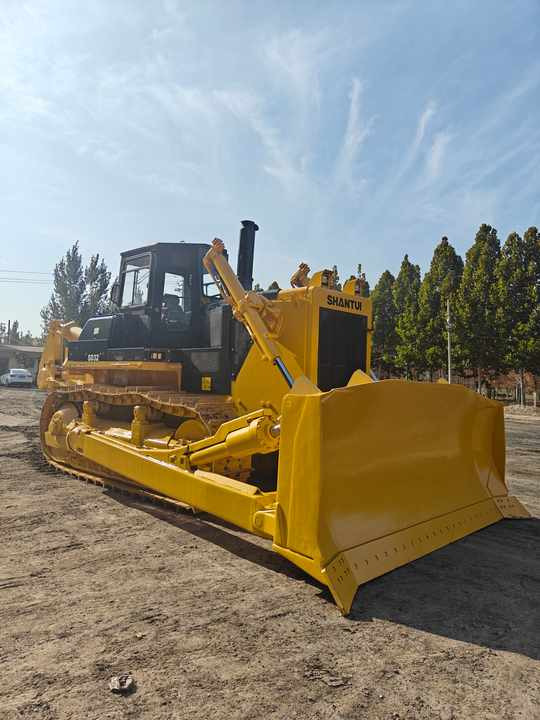 Used Construction Machinery Shantui SD32 Bulldozer for Sales S Econd-hand SD22 32 Bulldozer Crawler Type Bulldozer Price Lower - Buldozeris: foto 4 Used Construction Machinery Shantui SD32 Bulldozer for Sales S Econd-hand SD22 32 Bulldozer Crawler Type Bulldozer Price Lower - Buldozeris: foto 4