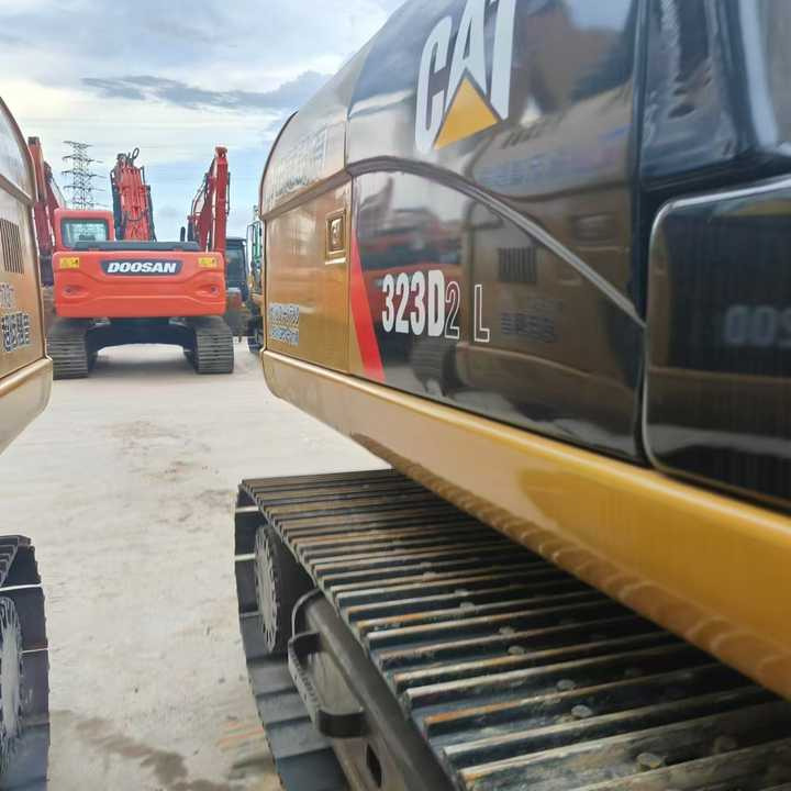 Used Digger CAT 323 Construction Machinery Construction Digger Used CAT 323 Cheap Excavator - Vikšrinis ekskavatorius: foto 5 Used Digger CAT 323 Construction Machinery Construction Digger Used CAT 323 Cheap Excavator - Vikšrinis ekskavatorius: foto 5