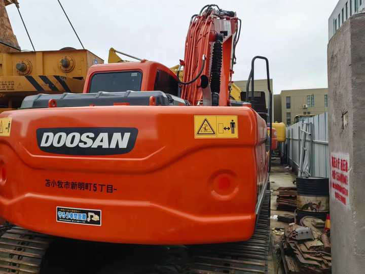 Used Digger DOOSAN DX140 Construction Machinery Construction Digger Used DOOSAN DX140 Cheap Excavator - Vikšrinis ekskavatorius: foto 2 Used Digger DOOSAN DX140 Construction Machinery Construction Digger Used DOOSAN DX140 Cheap Excavator - Vikšrinis ekskavatorius: foto 2
