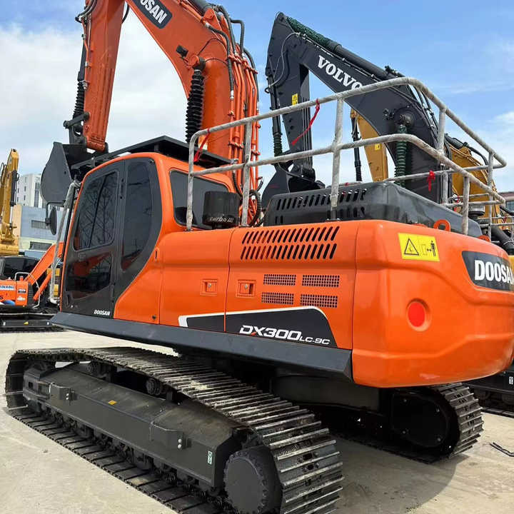Vikšrinis ekskavatorius Used Digger DOOSAN DX300 Construction Machinery Construction Digger Used DOOSAN DX300 Cheap Excavator [ Copy ]: foto 1