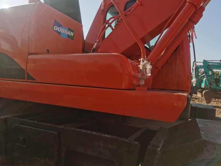 Used Digger Doosan Dh150w-7 Construction Machinery Construction Digger Used Doosan Dh150w-7 Cheap Excavator - Vikšrinis ekskavatorius: foto 5 Used Digger Doosan Dh150w-7 Construction Machinery Construction Digger Used Doosan Dh150w-7 Cheap Excavator - Vikšrinis ekskavatorius: foto 5