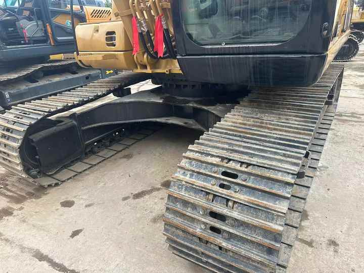 Used Excavator Caterpillar CAT320c Small and Medium-sized Original Excavator CAT320c for Sale - Vikšrinis ekskavatorius: foto 4 Used Excavator Caterpillar CAT320c Small and Medium-sized Original Excavator CAT320c for Sale - Vikšrinis ekskavatorius: foto 4
