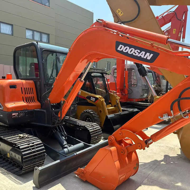 Used Excavator Doosan DX55 Excavators Mini Equipment Earth Moving Machinery Doosan Digger Excavator for Sale - Vikšrinis ekskavatorius: foto 1 Used Excavator Doosan DX55 Excavators Mini Equipment Earth Moving Machinery Doosan Digger Excavator for Sale - Vikšrinis ekskavatorius: foto 1