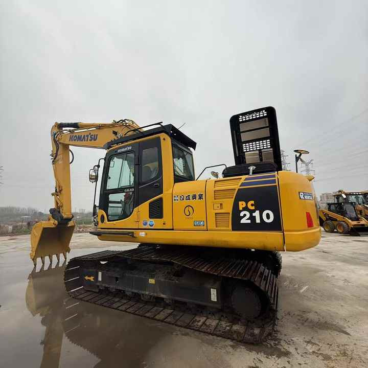 Used Good Quality Japan Original PC210-8 in Good Condition PC210-8 Komatsu - Vikšrinis ekskavatorius: foto 2 Used Good Quality Japan Original PC210-8 in Good Condition PC210-8 Komatsu - Vikšrinis ekskavatorius: foto 2