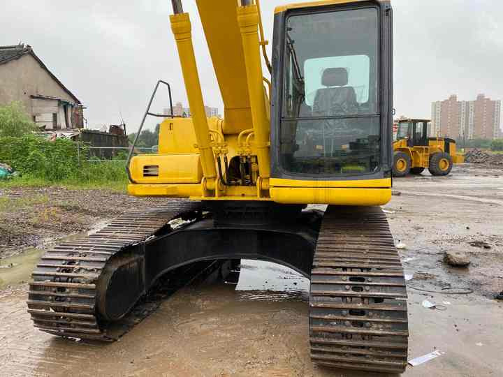 Used Good Quality Japan Original PC220-6 in Good Condition PC220-6 Komatsu - Vikšrinis ekskavatorius: foto 3 Used Good Quality Japan Original PC220-6 in Good Condition PC220-6 Komatsu - Vikšrinis ekskavatorius: foto 3