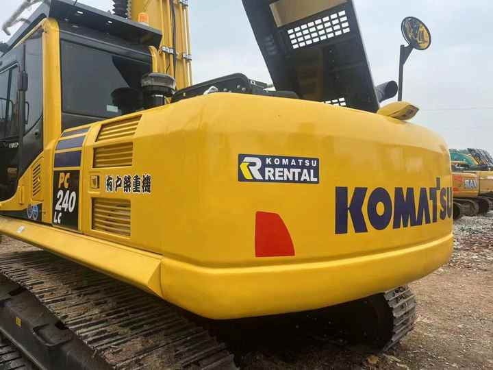 Used Good Quality Japan Original PC240-8 in Good Condition PC240-8 Komatsu - Vikšrinis ekskavatorius: foto 2 Used Good Quality Japan Original PC240-8 in Good Condition PC240-8 Komatsu - Vikšrinis ekskavatorius: foto 2